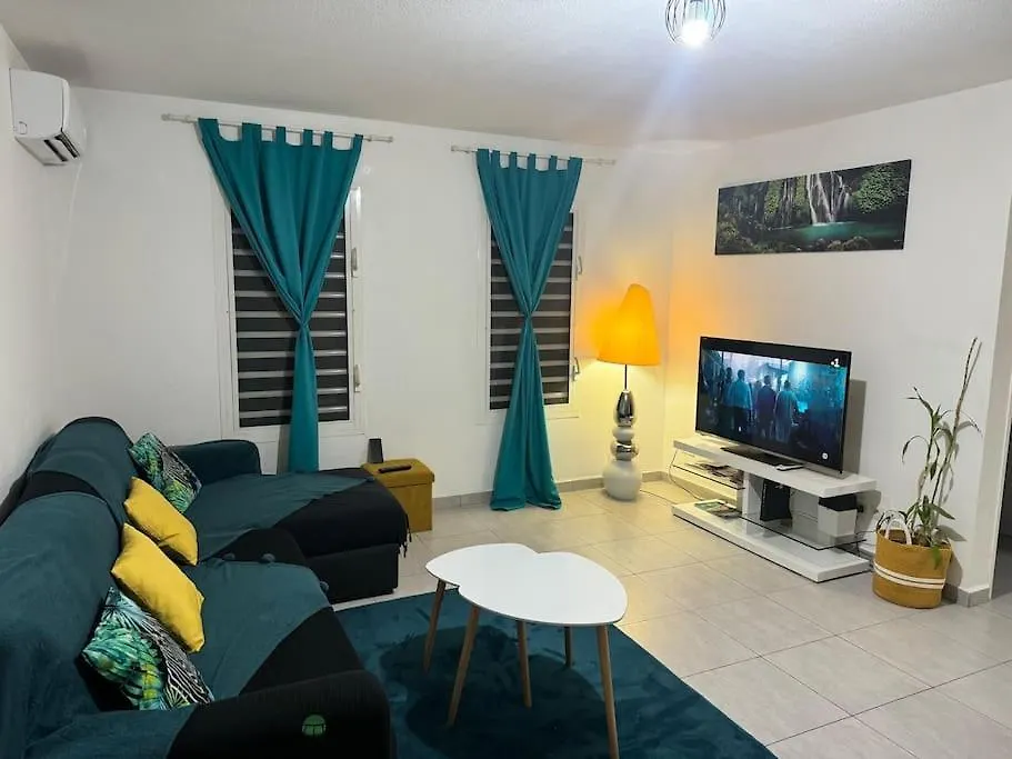 L'Ile Aux Couleurs Apartment Les Abymes 0*,